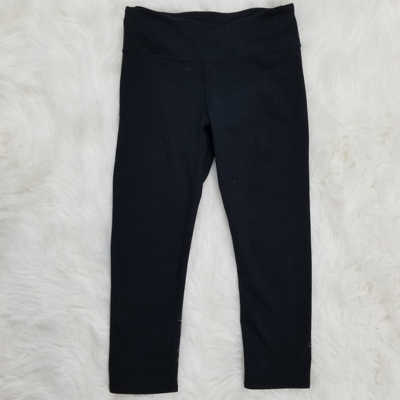 Fabletics Pants - Fabletics black cropped leggings